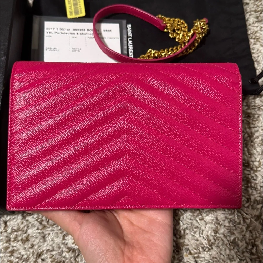 ❌SOLD❌Saint Laurent Grain De Poudre Cassandre Envelope Wallet on Chain crossbody - Picture 4 of 16